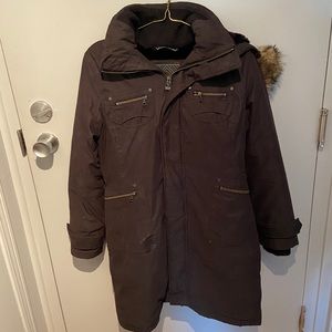 Beautiful Arizitia TNA Winter Coat